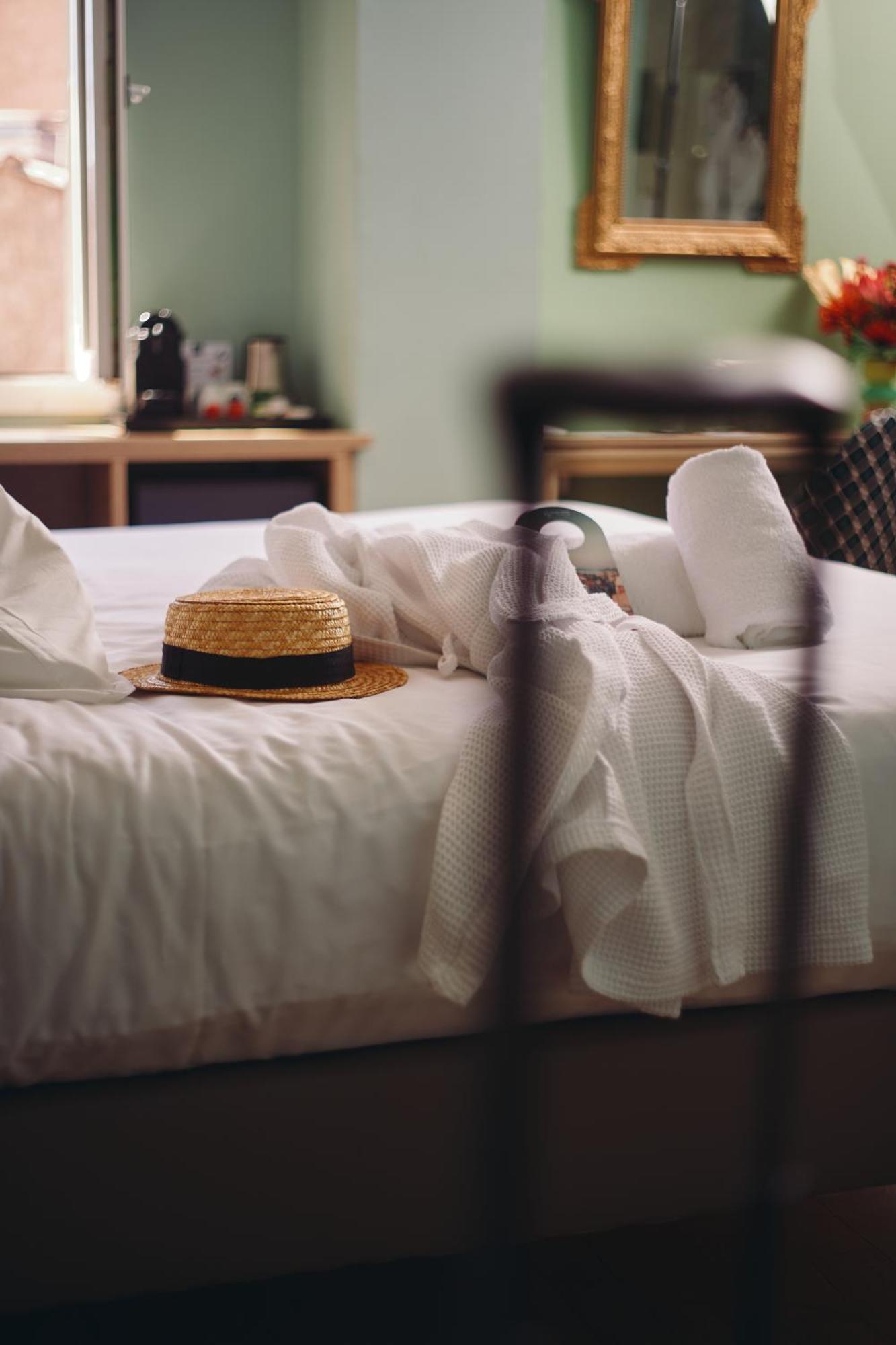Grand Dauphine Toulon, Boutique & Hotel